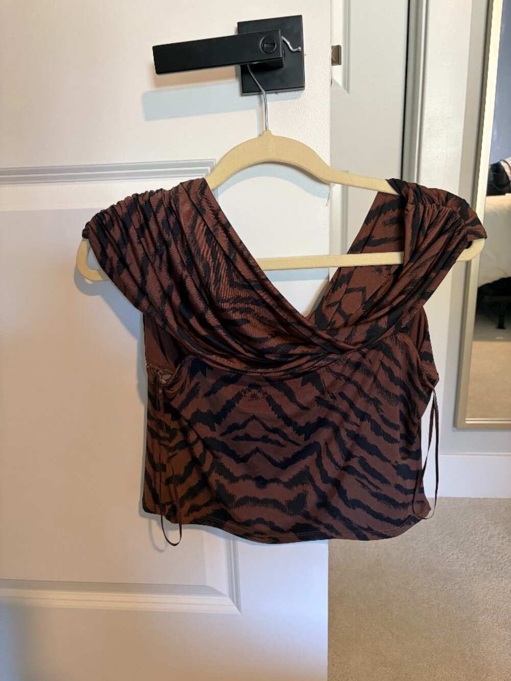 Express Body Contour Brown Cheetah Print Cropped Top Size Large
